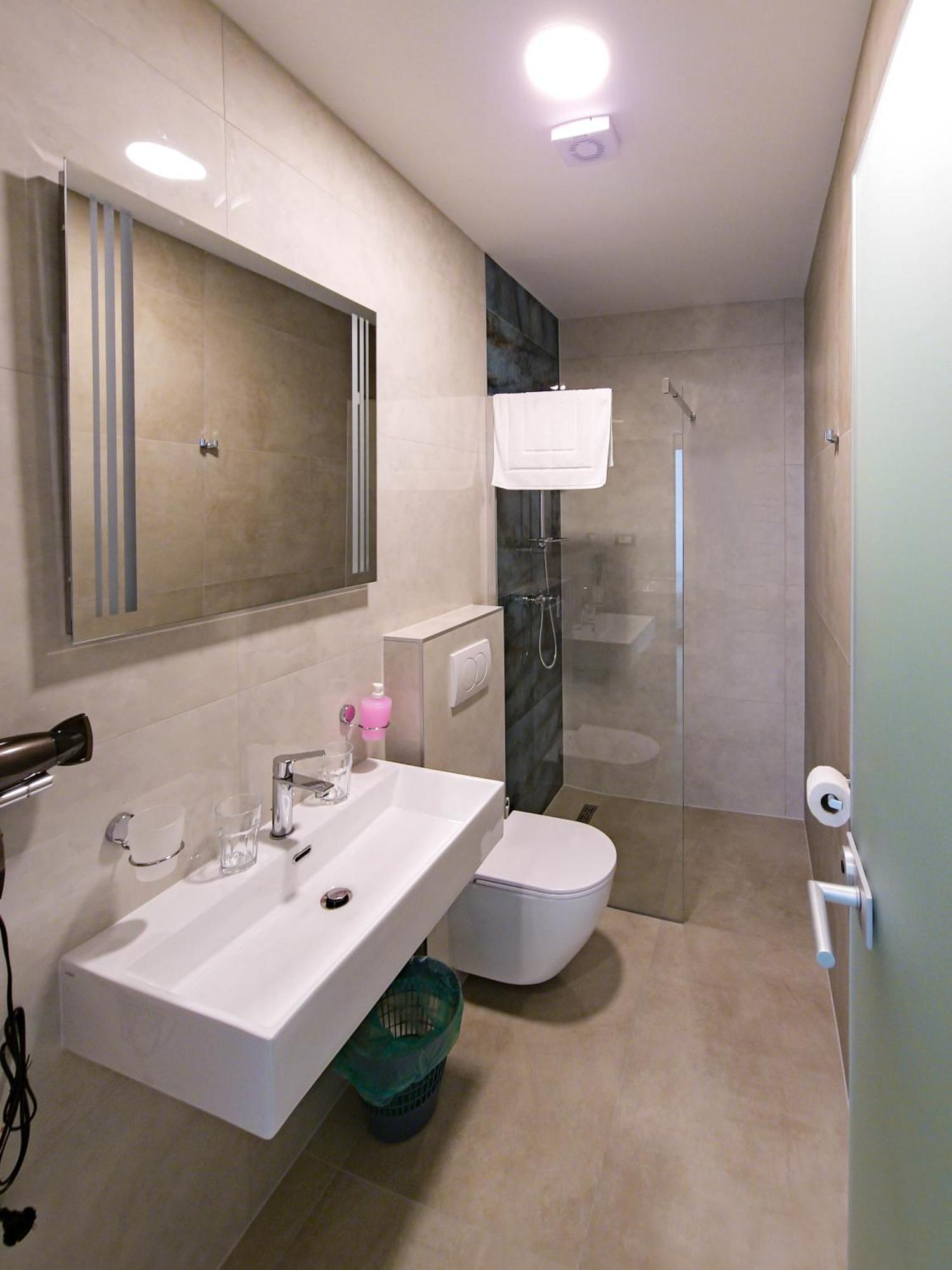 Maresole Beachfront Residence Пореч Екстериор снимка