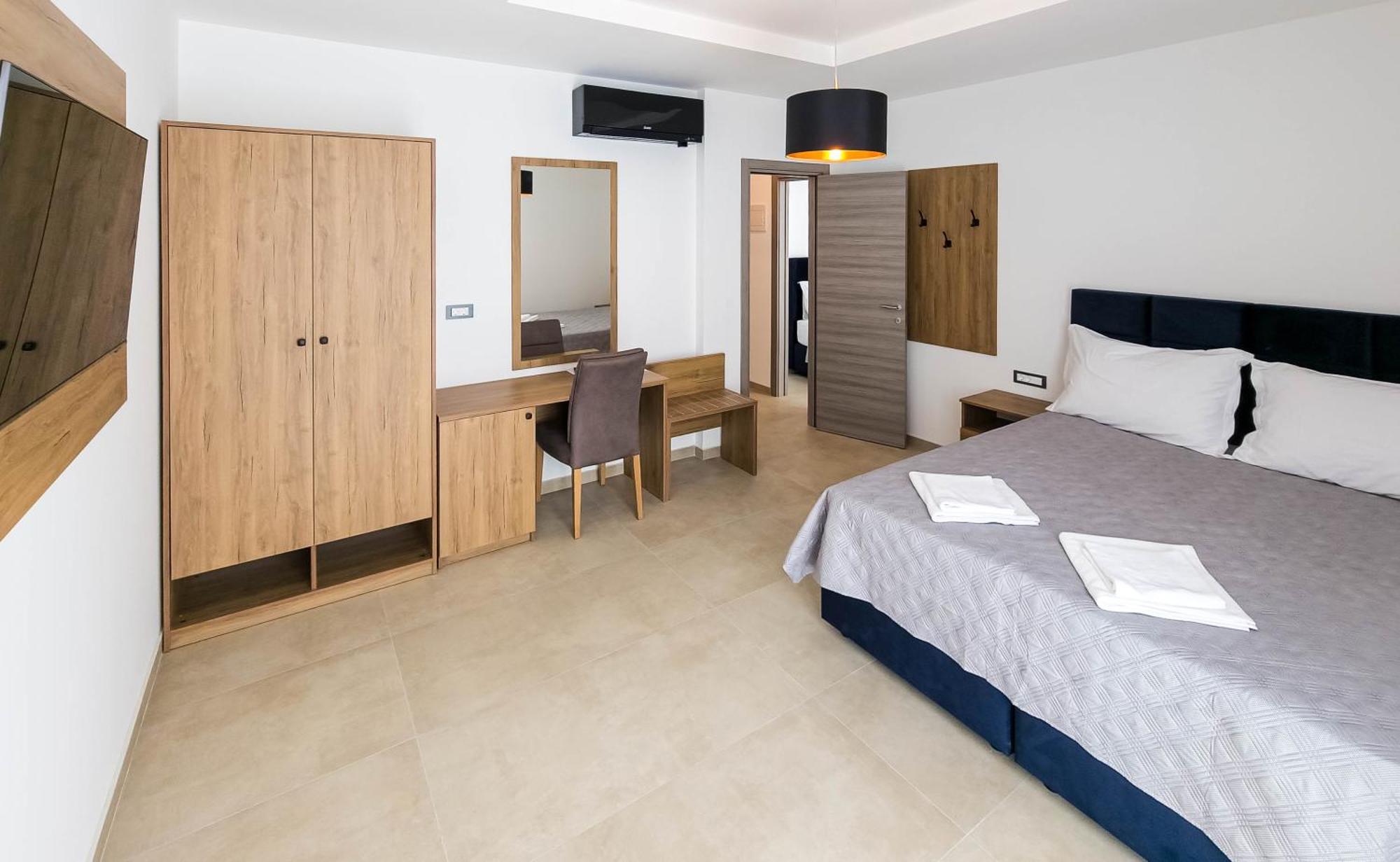 Maresole Beachfront Residence Пореч Екстериор снимка