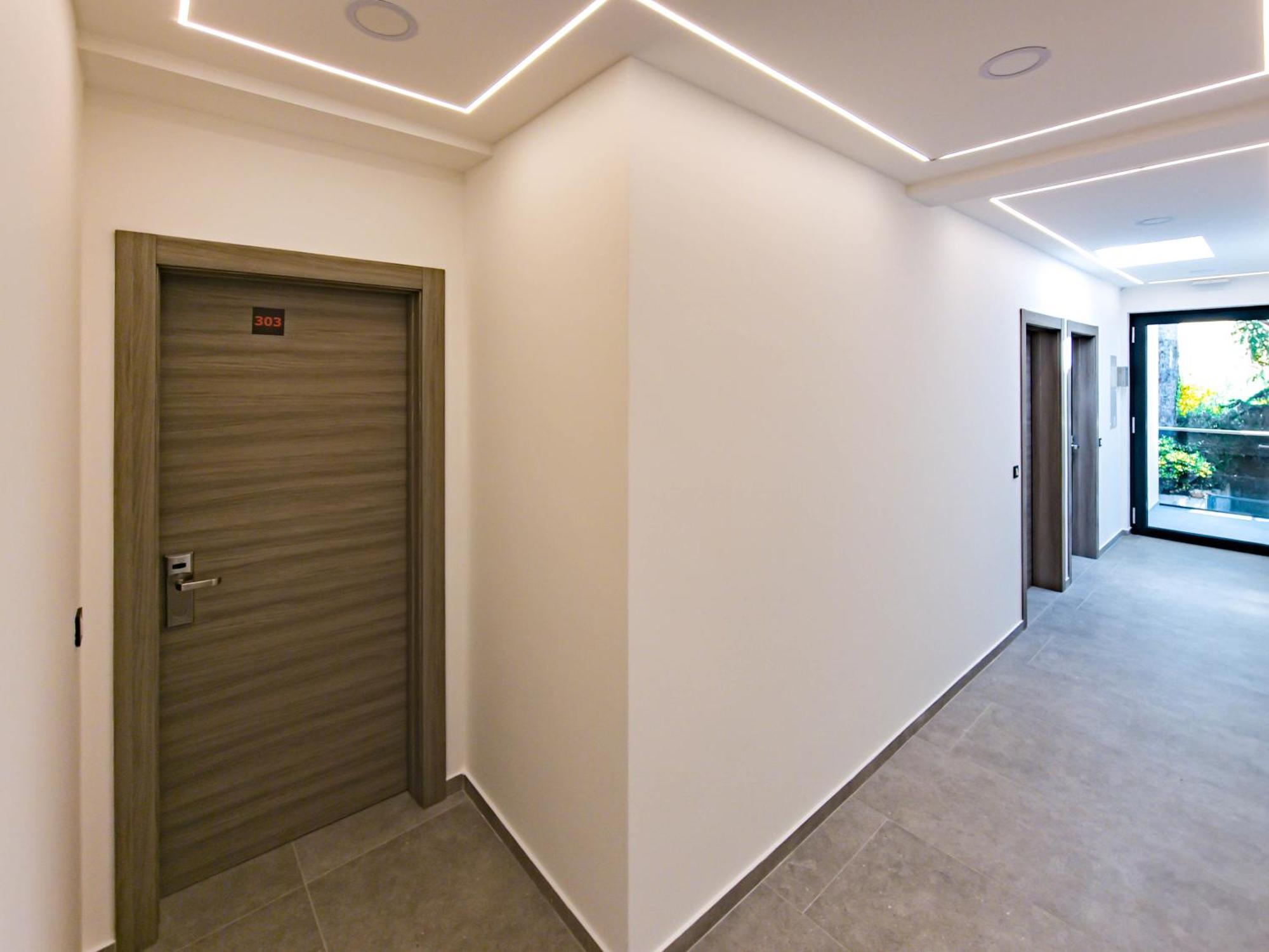 Maresole Beachfront Residence Пореч Екстериор снимка